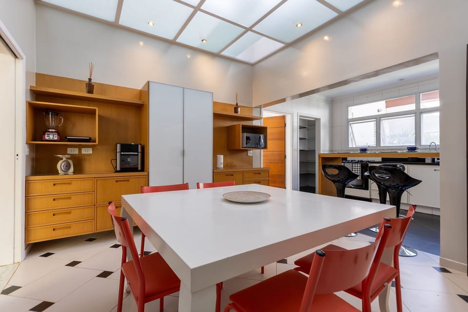 Deluxe House | Dining
