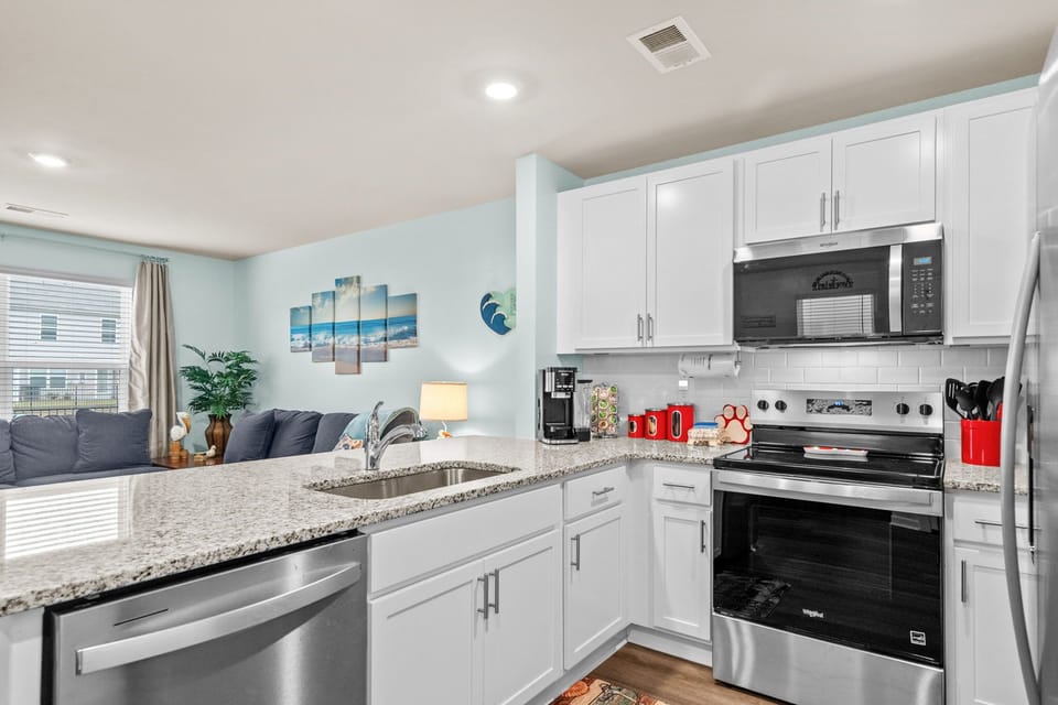 Another angle of the kitchen!