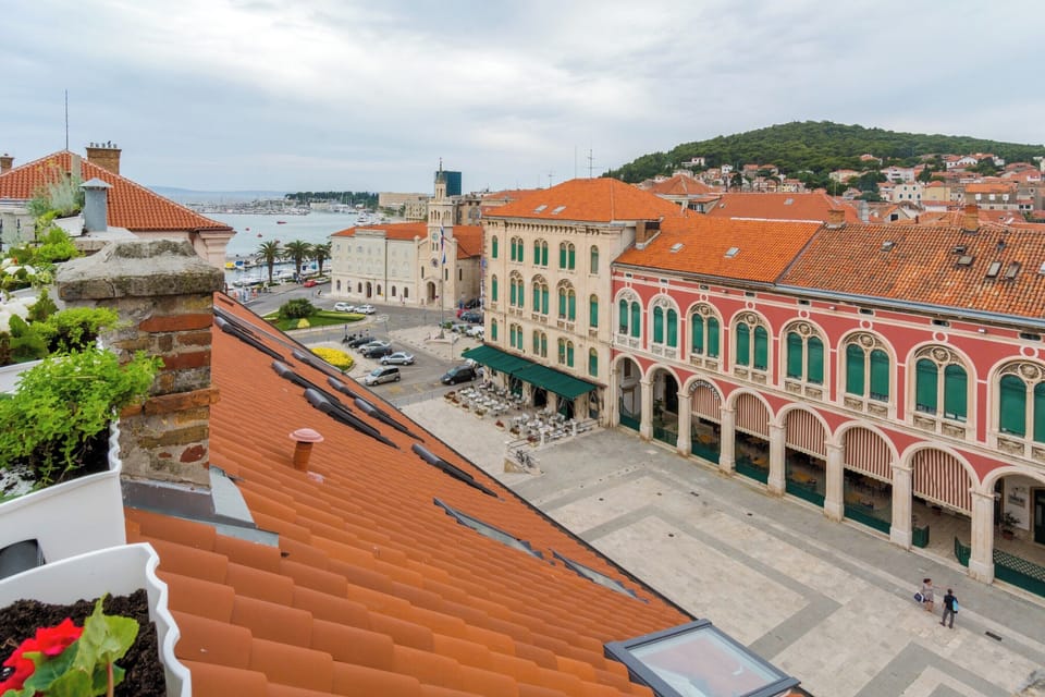 View from the rooftop terrace overlooking the beautiful Prokurative Square.