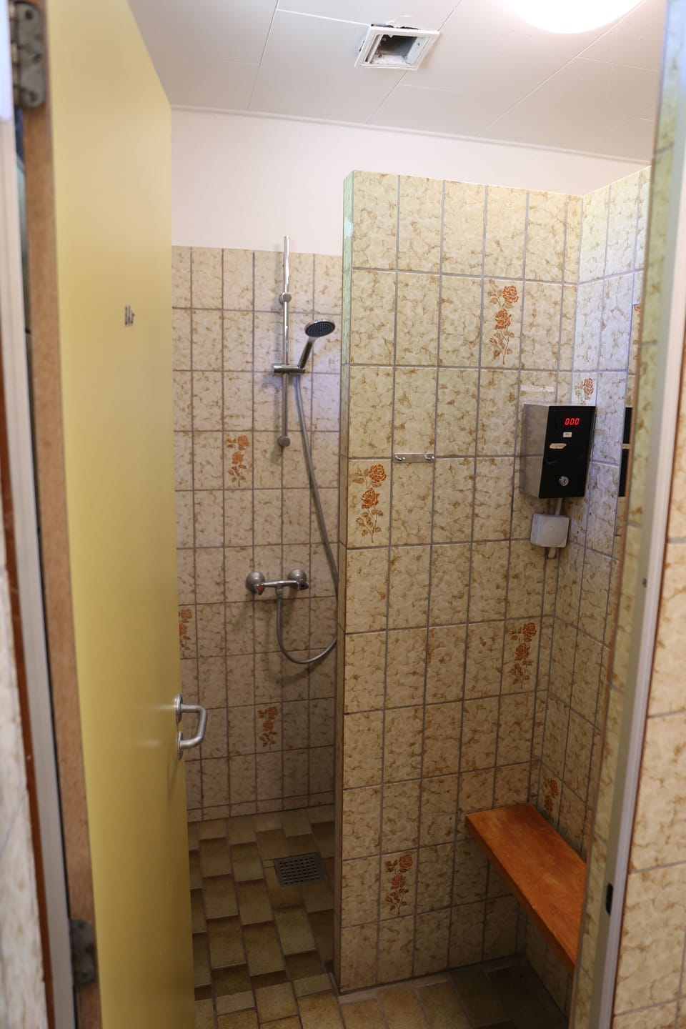 Comfort Tent, Garden View | Bathroom shower