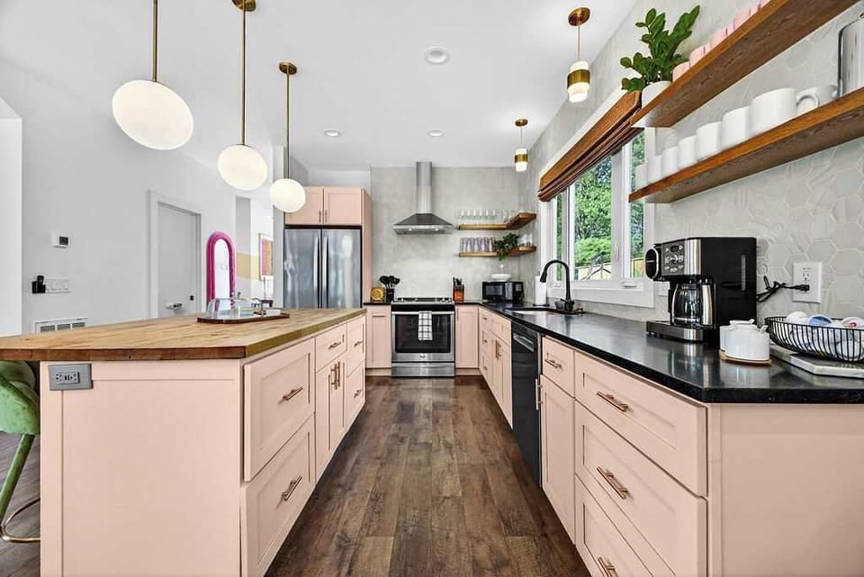 Spacious & Modern – Enjoy a well-equipped kitchen with premium appliances and ample cabinetry for all your cooking needs.
