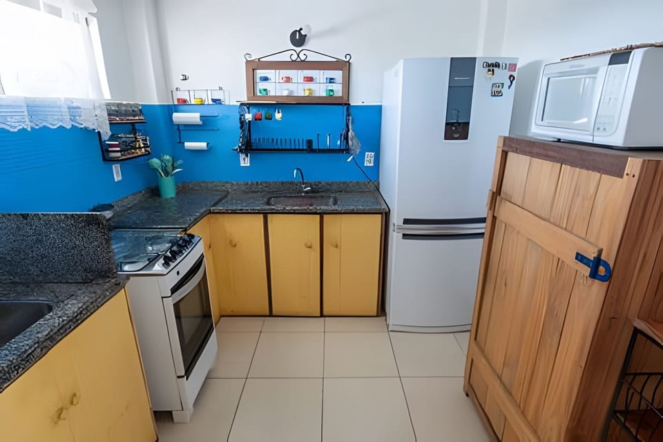 Basic Apartment | Private kitchen | Blender, griddle, dining tables