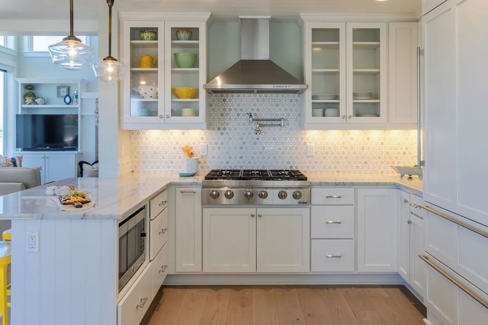 A chef's kitchen with the Pacific as your backdrop