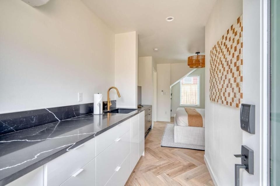 Basic Studio | Interior