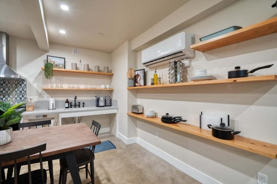Family Apartment | Dining
