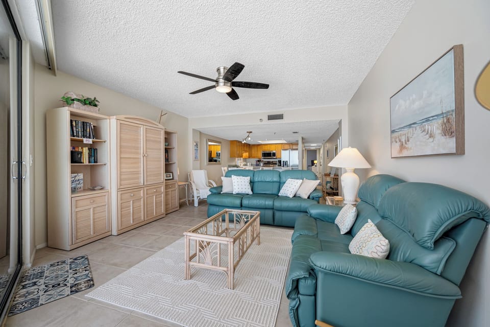 #103 Living room with comfy furniture and a smart TV!