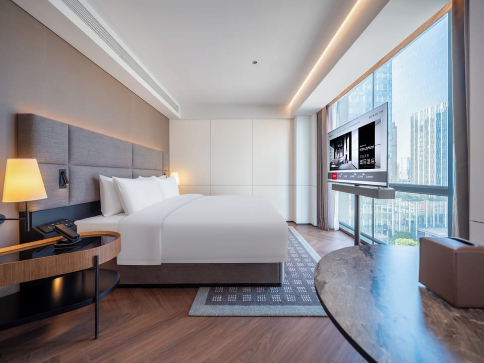 Executive Double Room Single Use | Premium bedding, down comforters, memory foam beds, minibar (free items)
