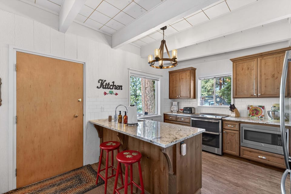 Kitchen island- lake views