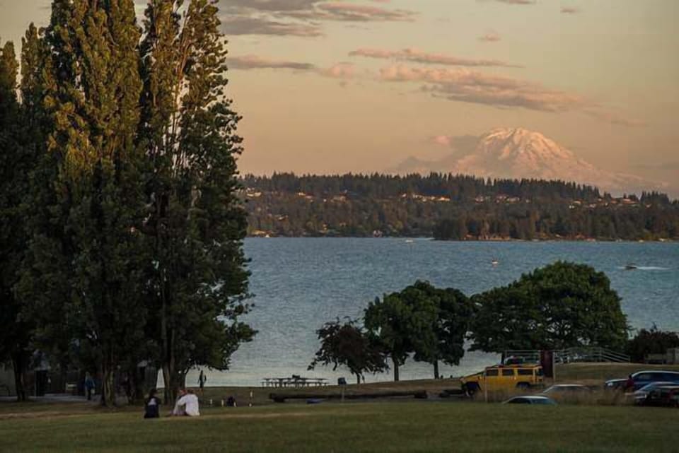 It's 9 mins driving to Magnuson Park