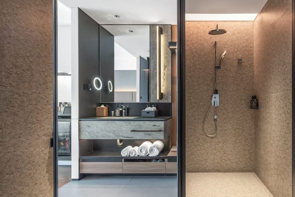 Classic Single Room | Bathroom | Free toiletries, slippers, towels, shampoo