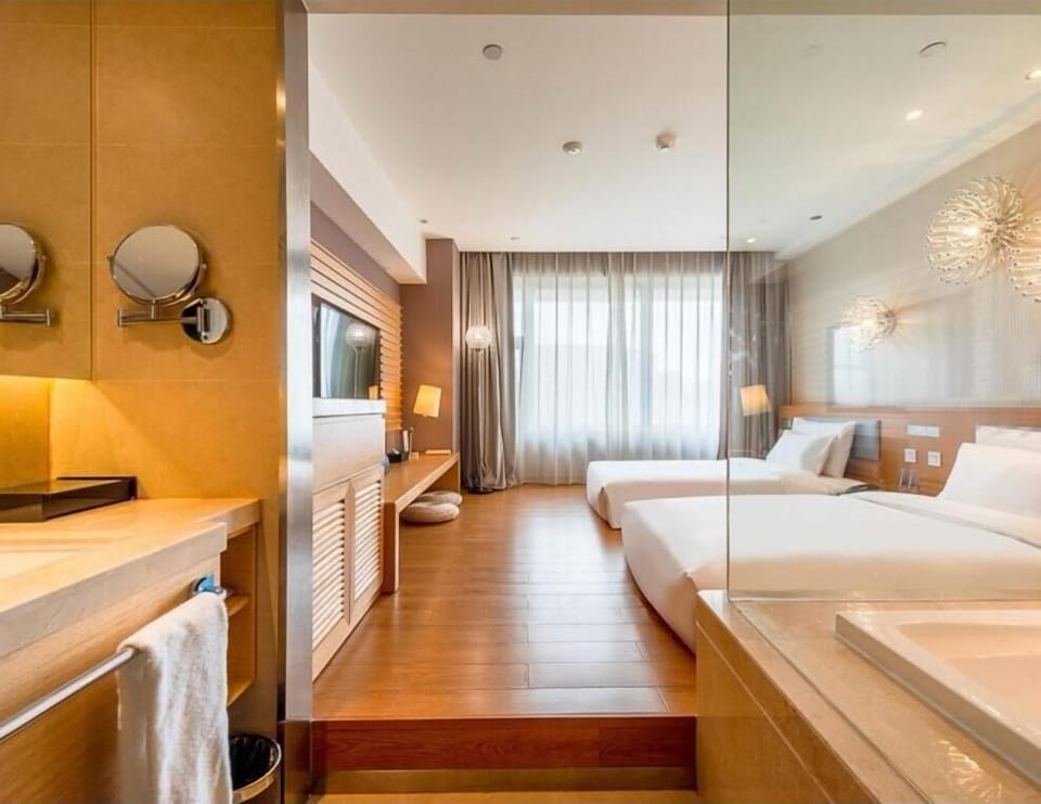 Basic Twin Room, Hill View | Premium bedding, free minibar, in-room safe, blackout drapes