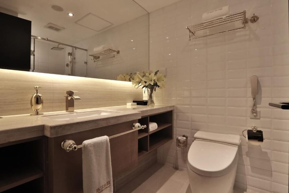Basic Single Room, City View | Bathroom | Slippers