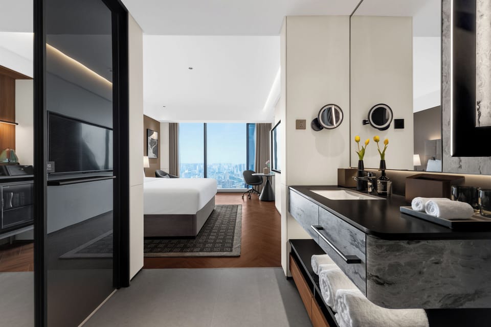 Basic Single Room | Down comforters, Select Comfort beds, free minibar, desk
