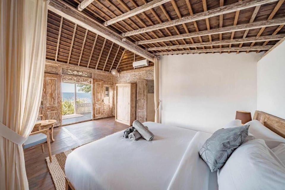 Comfort Villa, Beach View | In-room safe, iron/ironing board, free WiFi