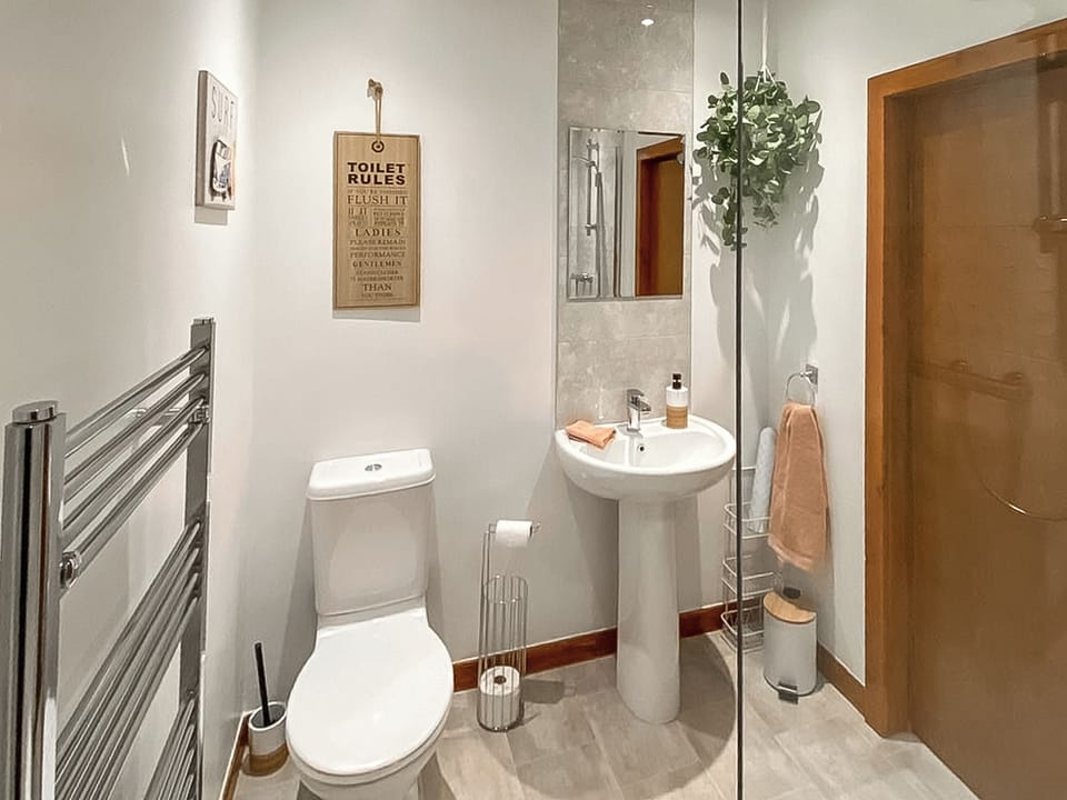 Bathroom | Maple Cottage, Inverallochy