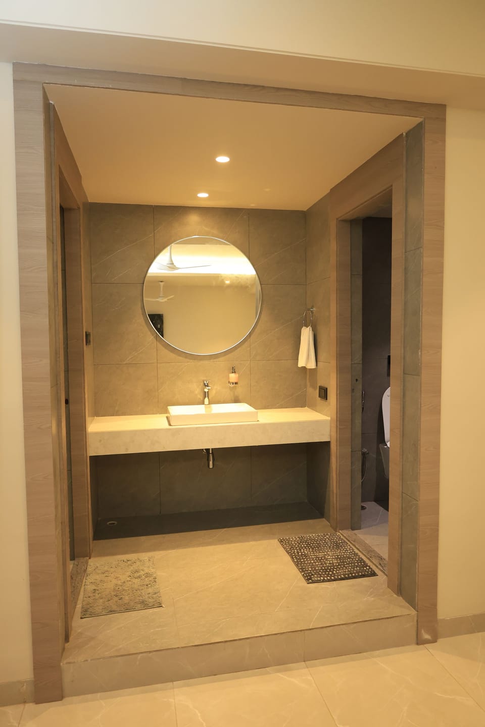 Comfort Triple Room, Non Smoking | Bathroom