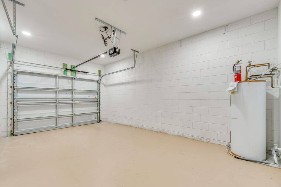 Parking | Garage (1 Vehicle) | Driveway (1 Vehicle)