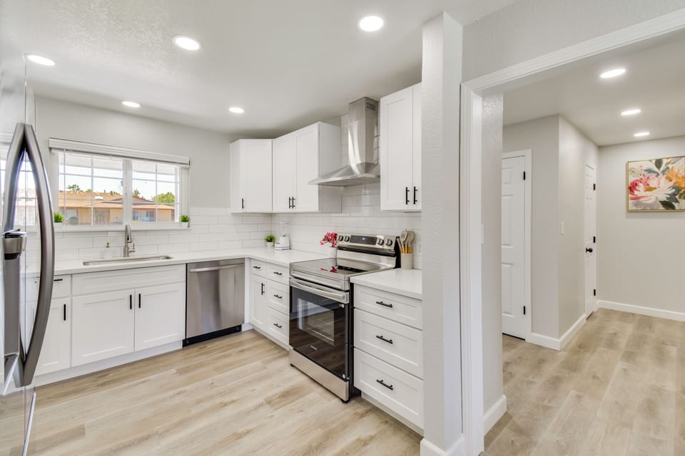 Kitchen | Microwave | Drip Coffee Maker
