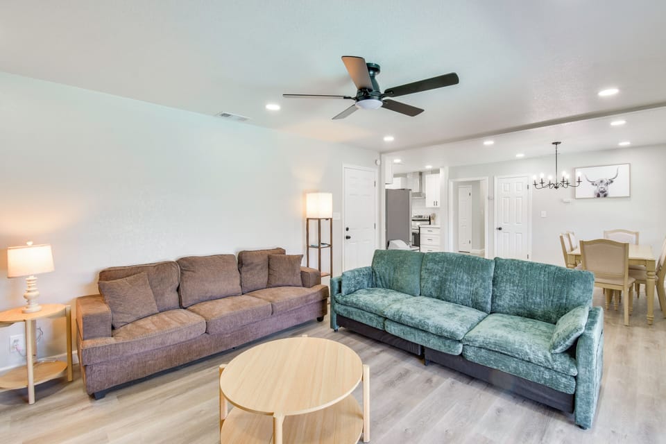 Living Room | Smart TV