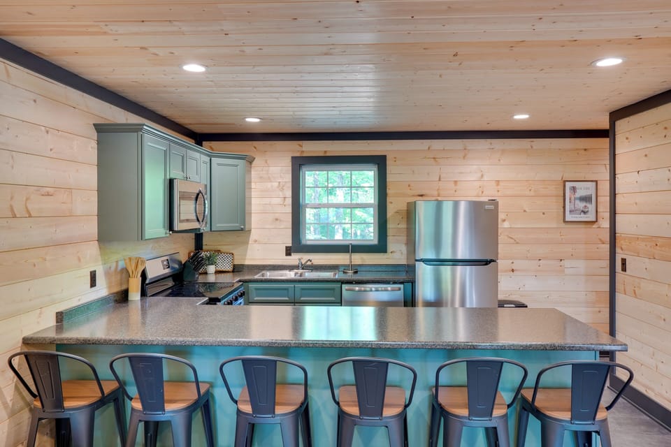 Kitchen | Dishwasher | Drip Coffee Maker | Main Level
