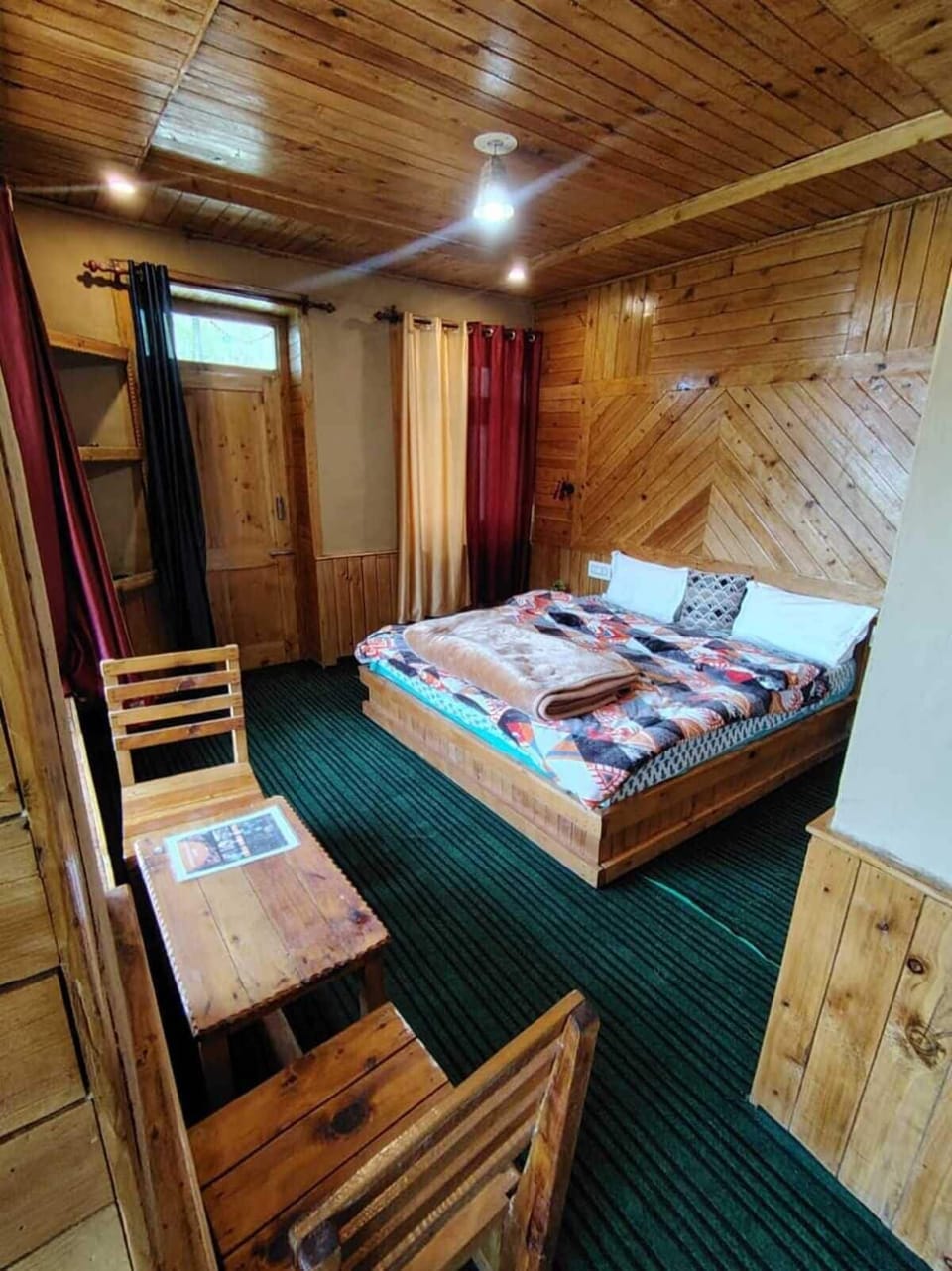Deluxe Double Room | Desk, laptop workspace