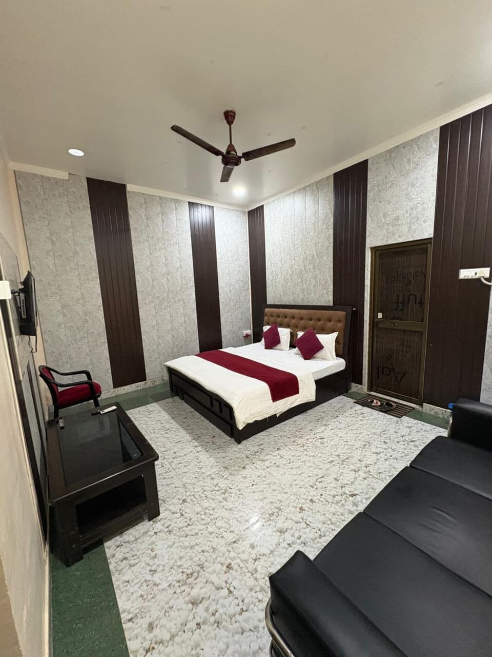 Deluxe Double Room, City View | Desk, soundproofing, free WiFi
