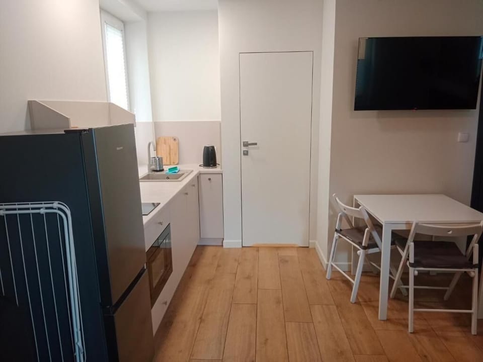 Deluxe Room, Garden View | Private kitchen