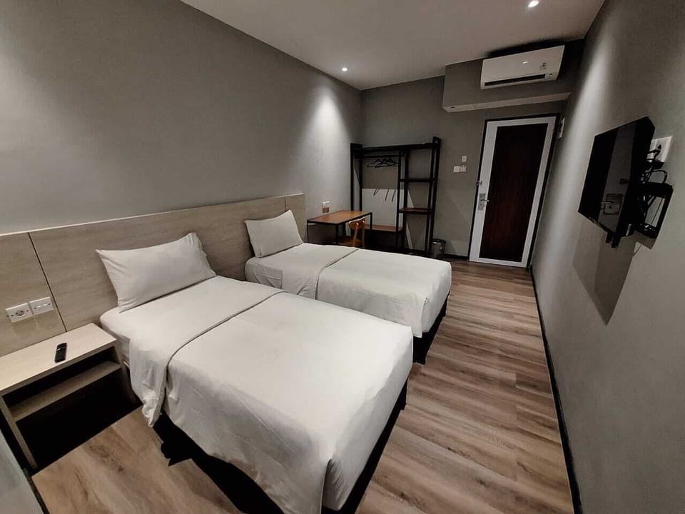 Deluxe Twin Room | Desk, laptop workspace, WiFi (free)