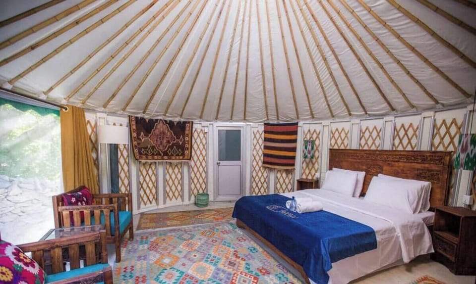Deluxe Double Room, Mountain View | Iron/ironing board (on request), WiFi (free)