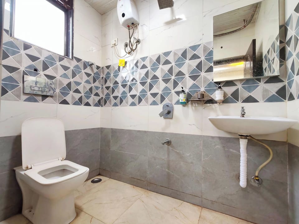 Standard Room | Bathroom