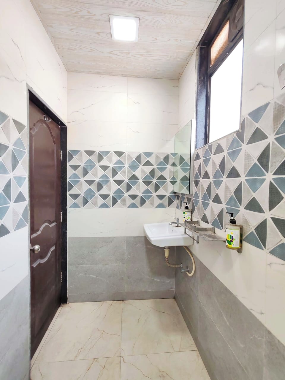 Standard Room | Bathroom