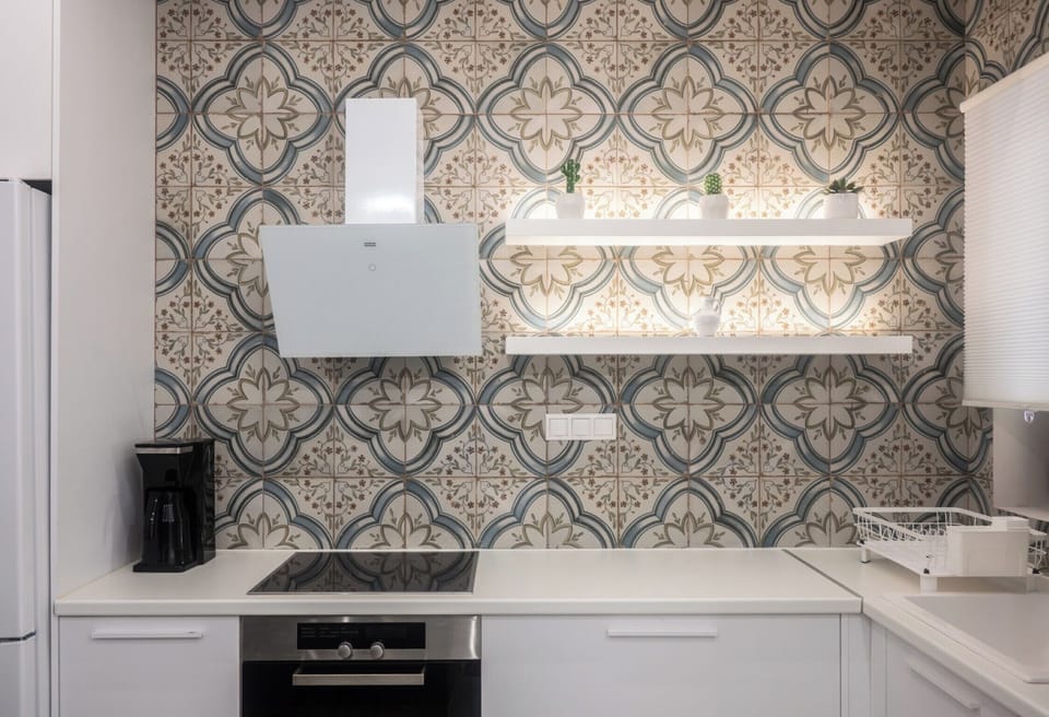 Kitchen, Ceramic Hob, Oven, Filter Coffee Machine 
