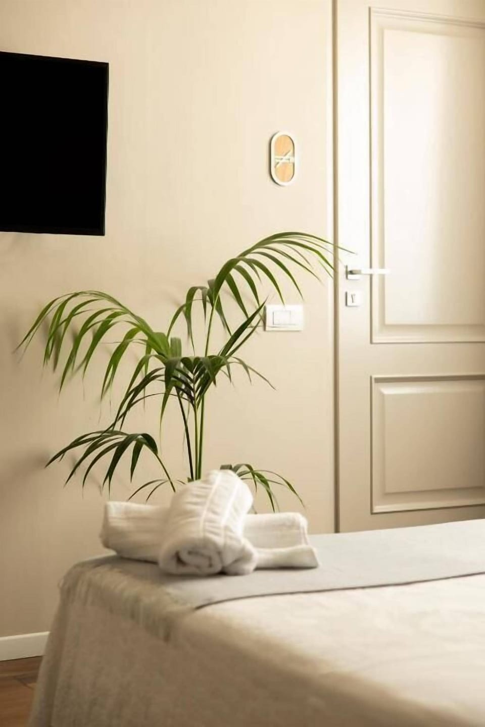 Junior Double Room, 1 Queen Bed, Courtyard View | Minibar, desk, laptop workspace, blackout drapes