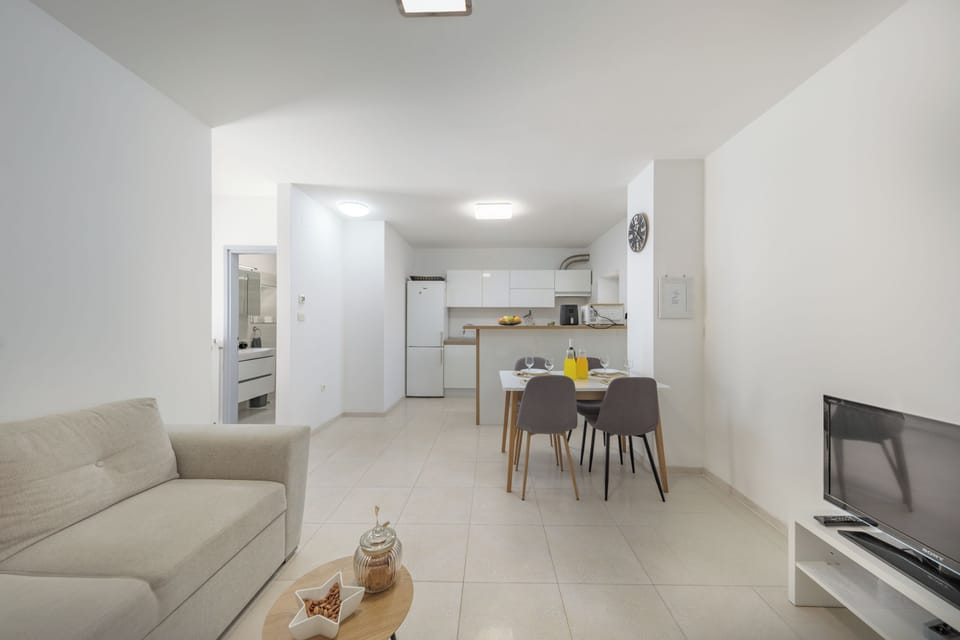 Standard House, 2 Bedrooms, 2 Bathrooms (Casa Valdebek with Pool) | Living room