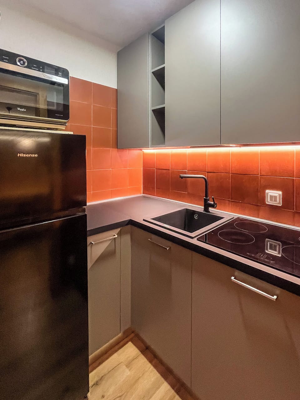 Apartment, Balcony, Mountain View | Private kitchen