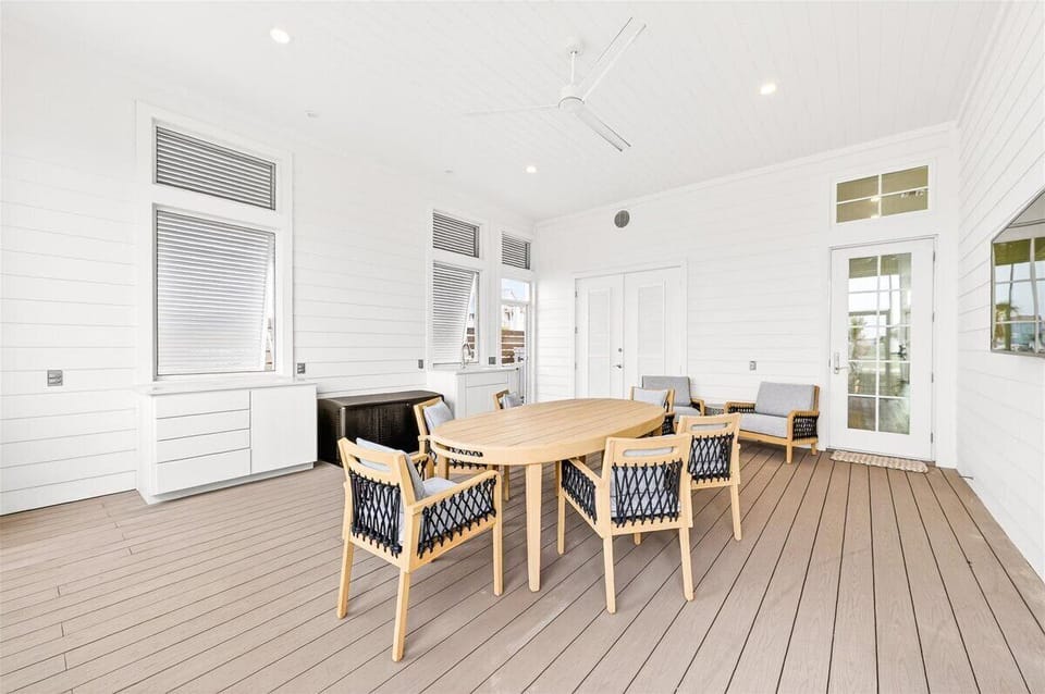 1st Floor, Back Porch