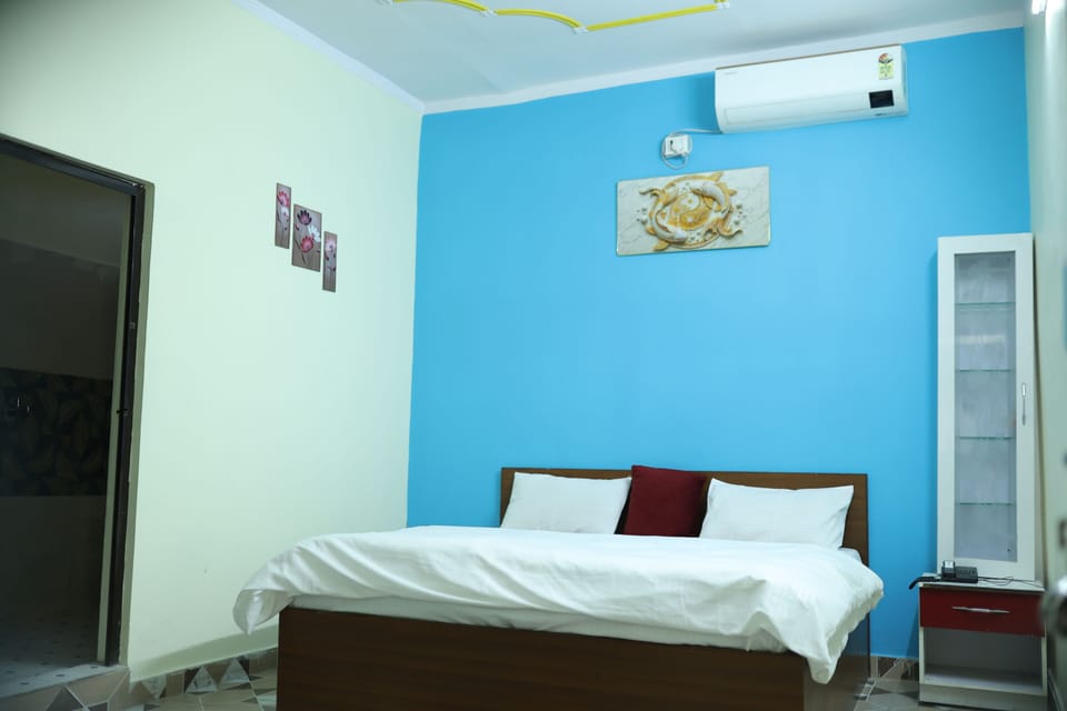 Deluxe Double Room | Free WiFi, bed sheets