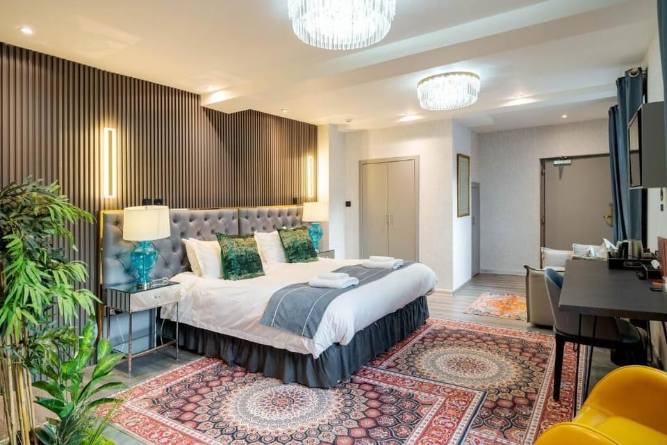 Junior Suite | Iron/ironing board (on request), WiFi (free)