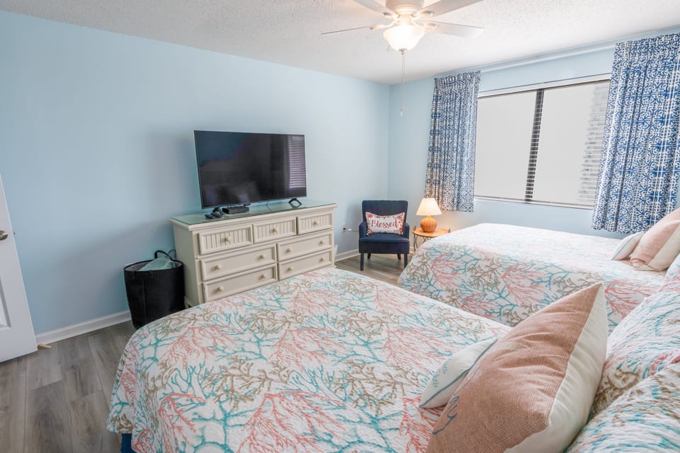 Condo, 2 Bedrooms | 2 bedrooms, iron/ironing board, WiFi (free)
