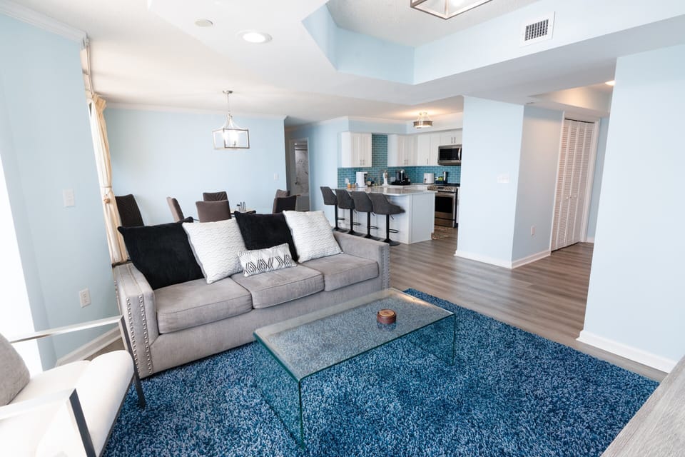 Condo, 2 Bedrooms | Living area | Smart TV