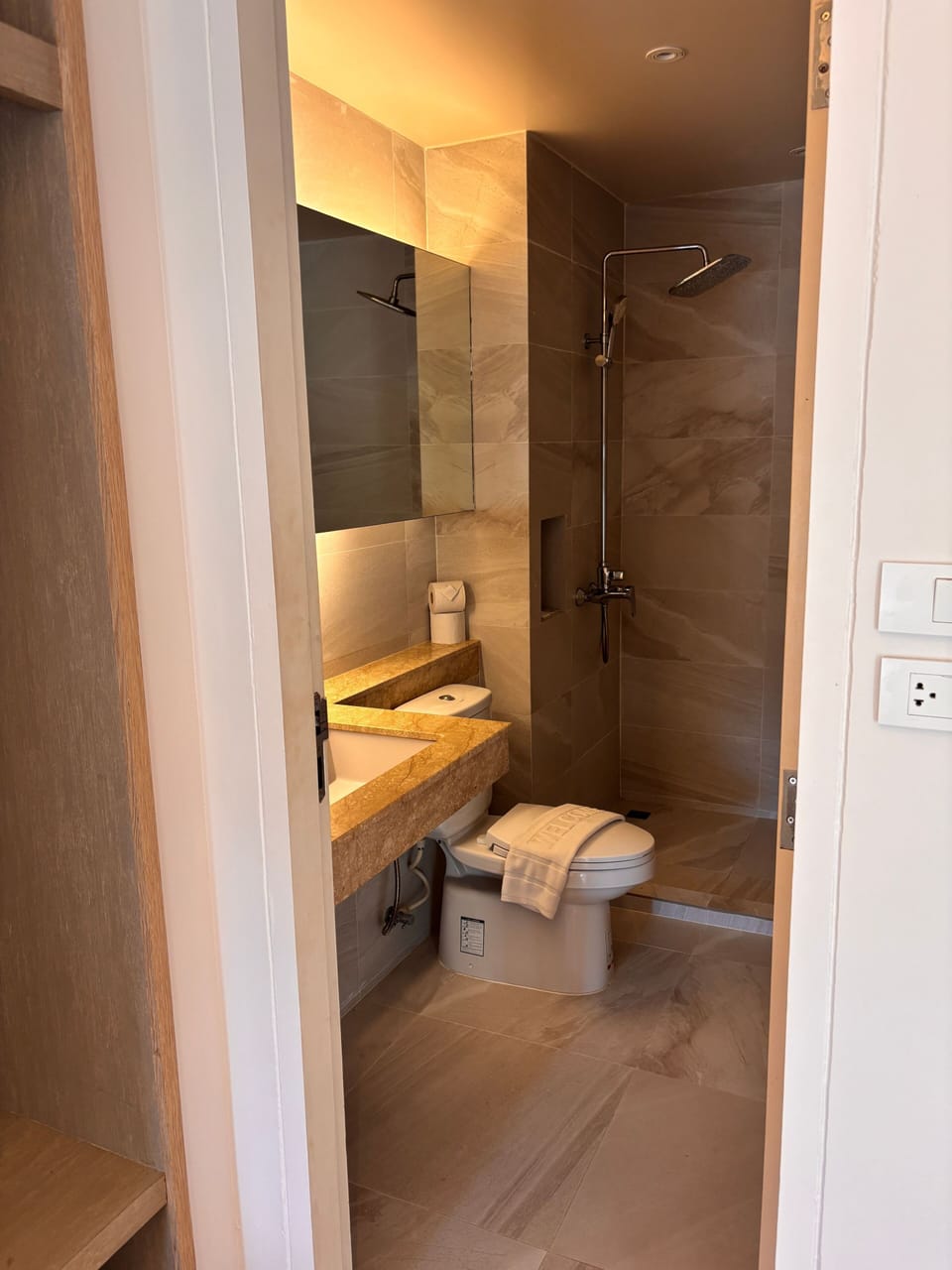 Room, 1 Bedroom, Smoking, Balcony | Bathroom