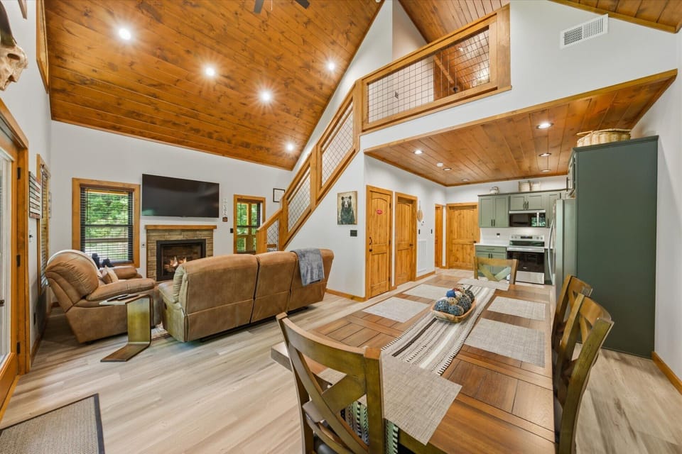 18-544-Wiley-Oakley-Dr-Gatlinburg-TN-18