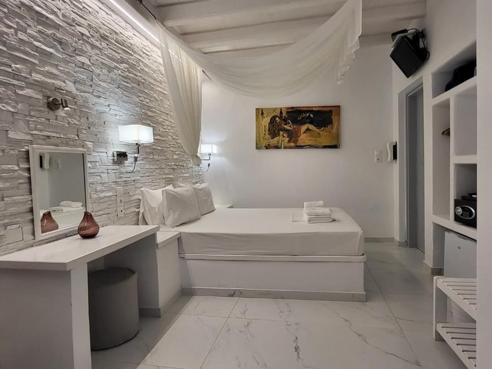 Classic Double or Twin Room | In-room safe, free WiFi