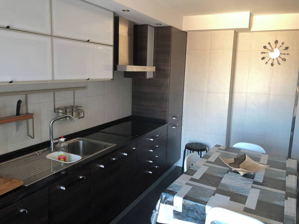 Apartment, 2 Bedrooms, Accessible | Private kitchen