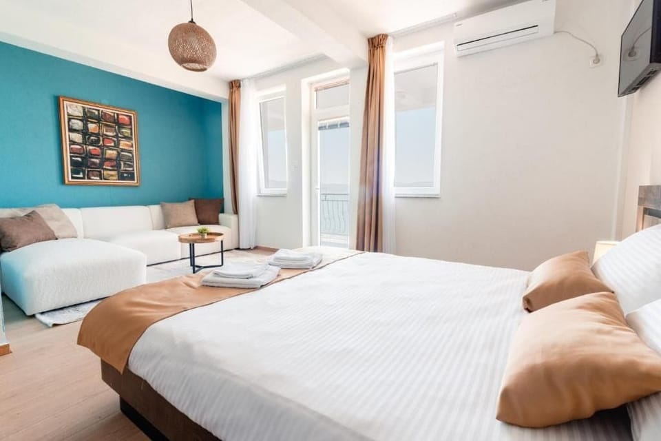 Select Comfort beds, iron/ironing board, free WiFi