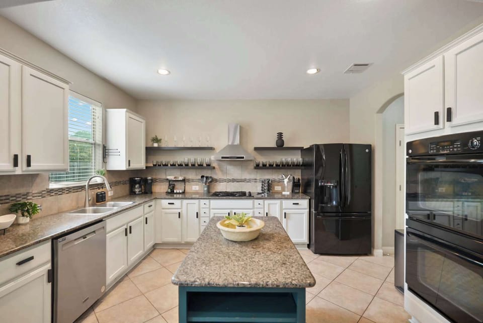 Large Kitchen 