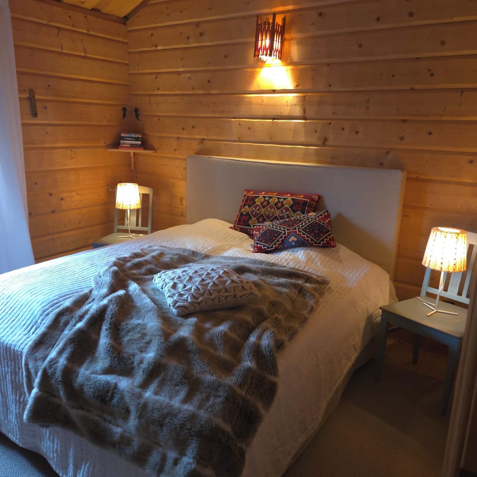 Comfort Cabin, Mountain View | WiFi (free), bed sheets