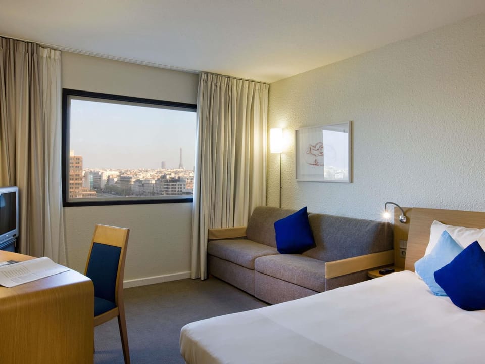 Family Room, 1 Double Bed with Sofa bed | In-room safe, desk, blackout drapes, soundproofing