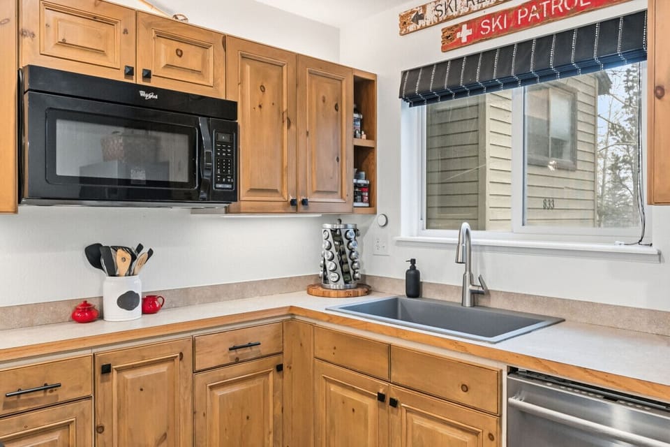Enjoy the views even while you do the dishes!