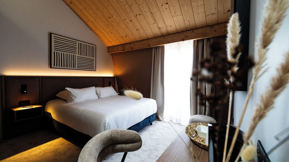 Room (Cosy Small) | In-room safe, desk, laptop workspace, individually decorated